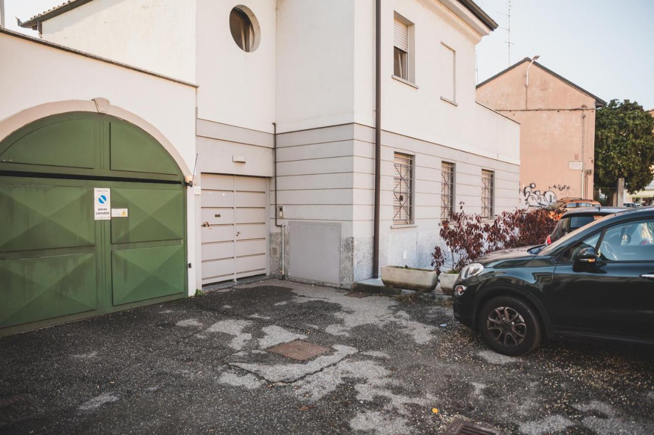 Appartamento Grey House Pavia Con Box Privato Esterno foto
