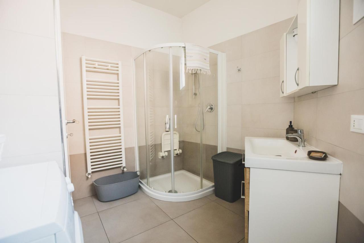Appartamento Grey House Pavia Con Box Privato Esterno foto